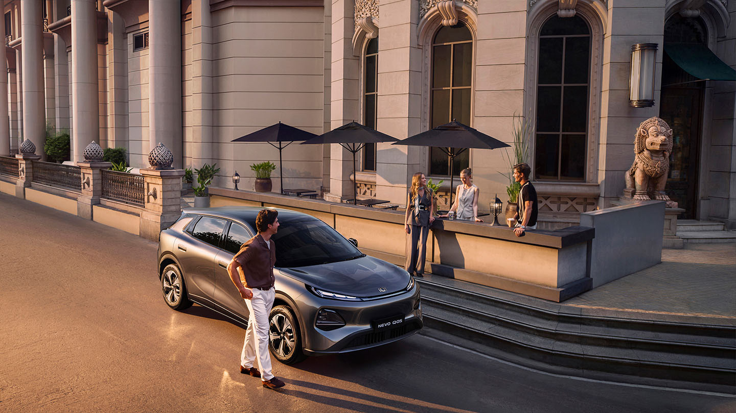 Grey 2026 Changan NEVO Q05 at an urban destination